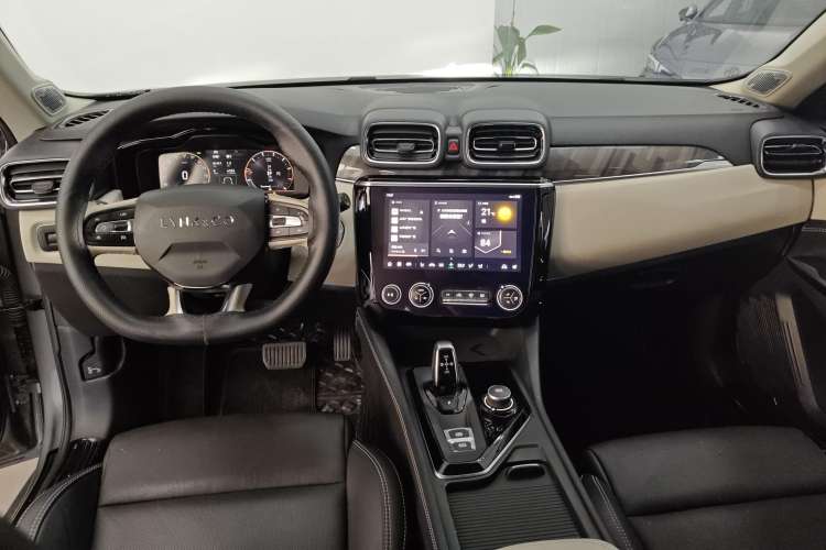 Used Lynk & Co 02 2022 2.0T DCT Shine Pro
