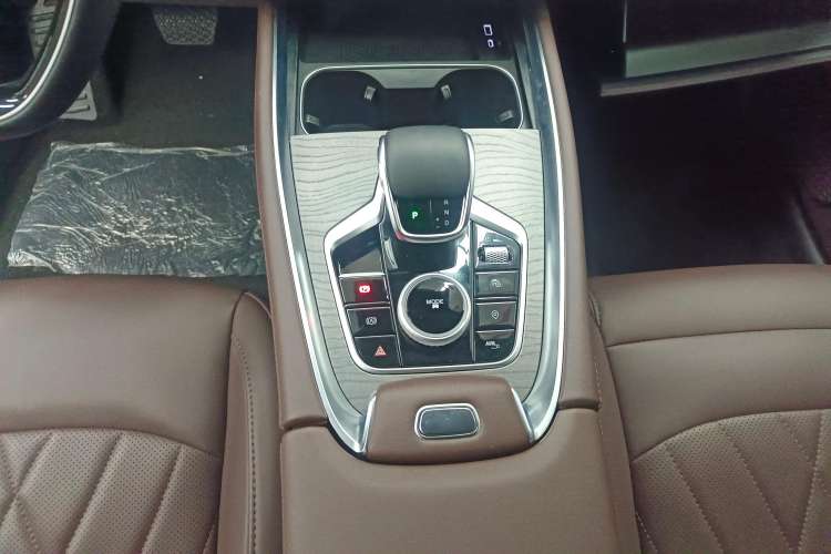 Used Chery Tiggo 8 PRO 2024 Champion Edition 390T Two-Wheel Drive Peak Version 5 Seats