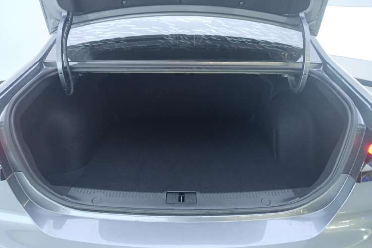 Used Roewe i6 MAX 2020 300TGI Automatic "Swell Cool Smart Drive" Edition
