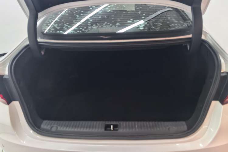 Used BAIC Beijing U7 2019 1.5T Manual Elite Version China VI
