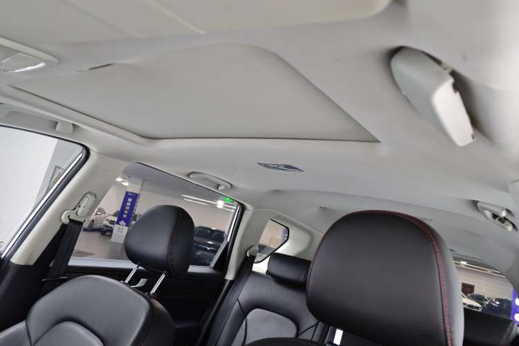 Used Haval H6 2015 Upgraded Model 1.5T Manual Two-Wheel Drive Prestige Version