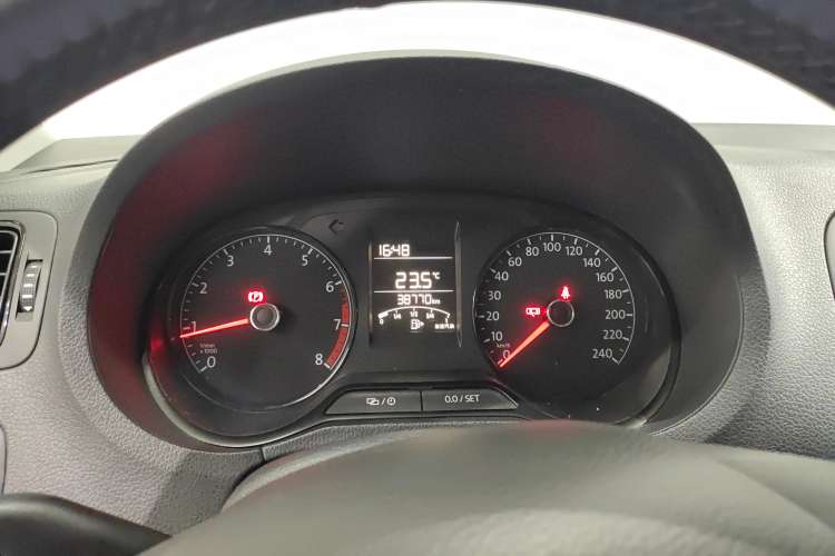 Used Volkswagen Polo 2016 1.4L Manual Fashion Model