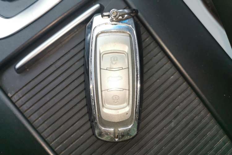 Used Geely Auto Emgrand X7 Sport 2022 1.8TD DCT Zhiya Trim