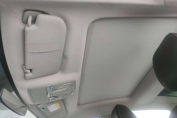Used Roewe i6 MAX 2020 300TGI Automatic Cool & Stylish Skyroof Edition
