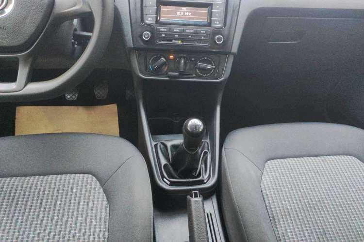 Used Volkswagen Santana 2016 1.4L Manual Fashion Edition