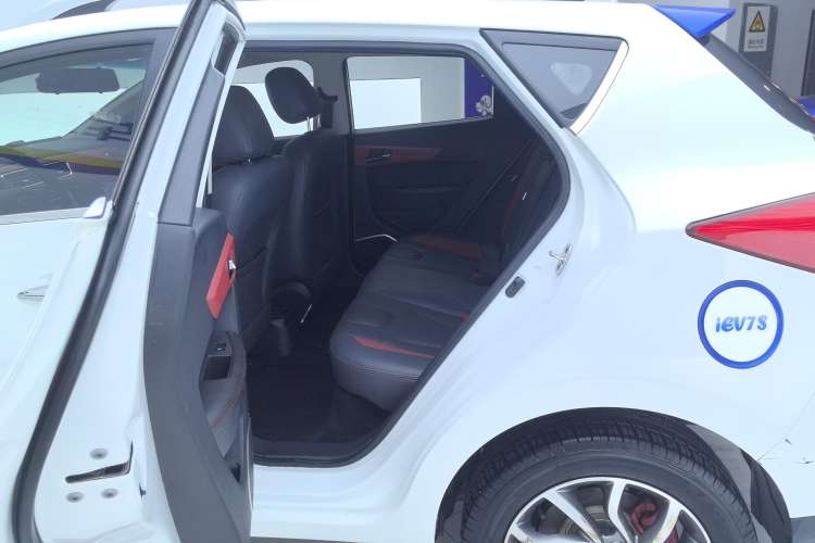 Used JAC iEV7S 2017 ZhiZun Model