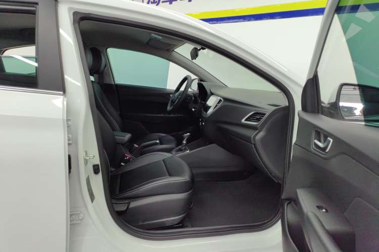 Used Hyundai Verna (new generation) 2020 1.4L CVT GLS Cool Edition Right Front Seat