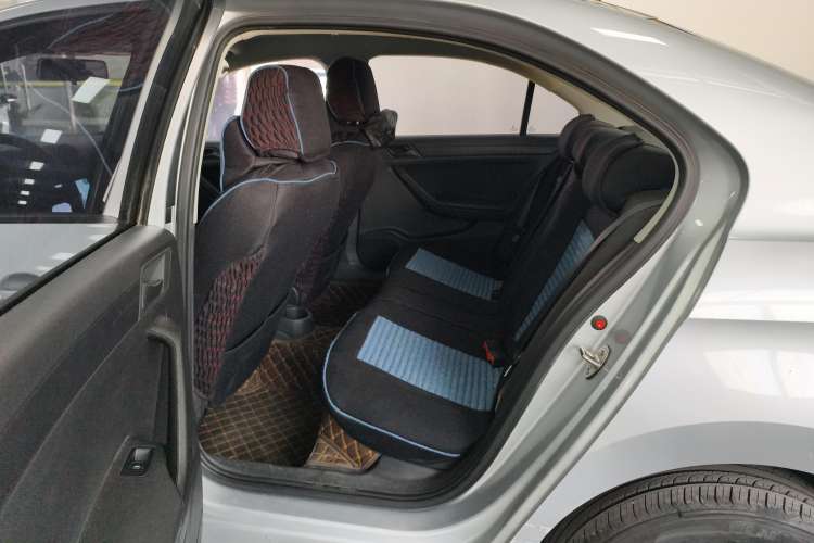 Used Volkswagen Jetta 2015 1.4L Manual Fashion Model
