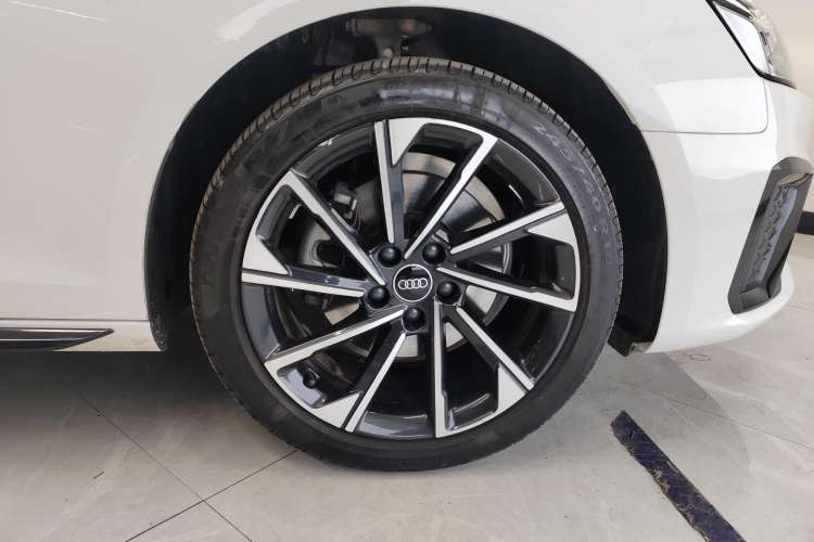 Used Audi A4L 2023 40 TFSI Luxury Dynamic Model
