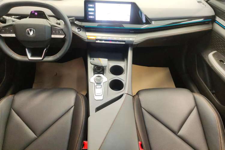 Used Changan UNI-V 2022 1.5T Prestige Version