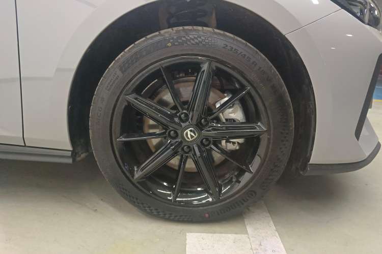 Used Changan UNI-V iDD 2023 Zhidian iDD 1.5T 113km Smart & Fun Version (Rapid Edition)