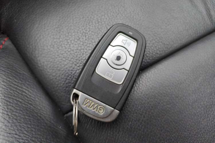 Used Haval H6 2015 Upgraded Model 1.5T Manual Two-Wheel Drive Prestige Version