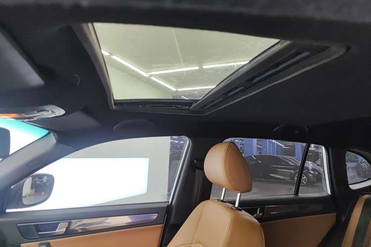 Used Brilliance V5 2016 1.5T Automatic Two-Wheel Drive Smart Version
