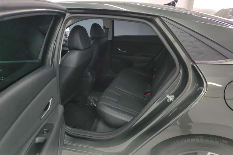 Used Hyundai Elantra 2023 1.5L CVT GLX Elite Edition
