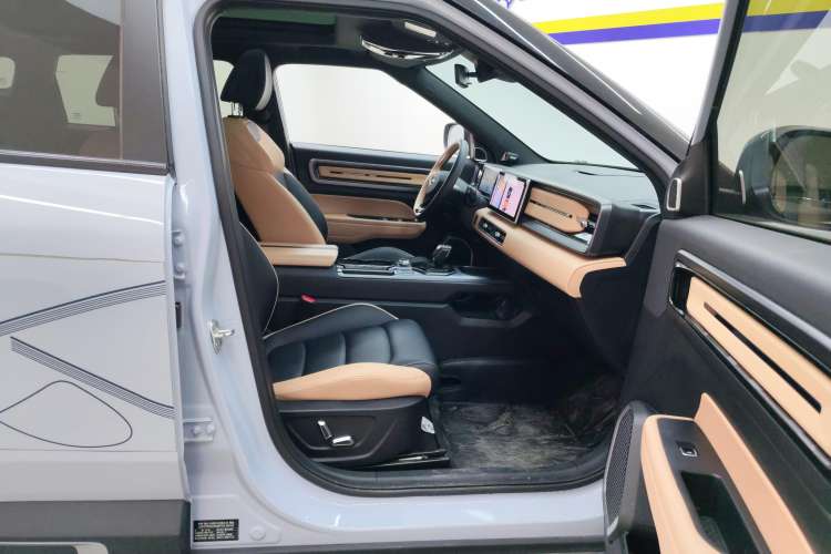 Used Geely Auto icon 2025 Linglong 1.5TD Jinxi Edition Right Front Seat