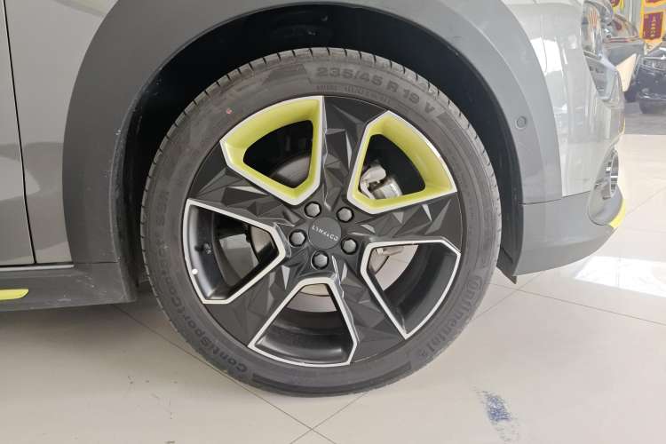 Used Lynk & Co 02 2022 2.0T DCT Shine Pro Left Rear Wheel Hub