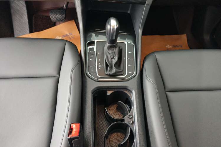 Used Volkswagen Golf Sportsvan 2019 200TSI Automatic C-HR Pure Version China VI Standard
