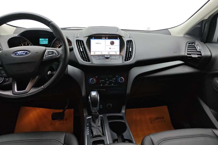 Used Ford Kuga 2019 EcoBoost 180 Two-Wheel-Drive Platinum Edition China VI Standard Audio And AC Panel