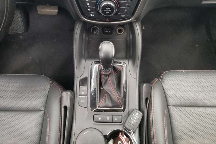 Used CHANGAN CS75 2015 1.8T Automatic 4x4 Prestige Model China IV Standard
