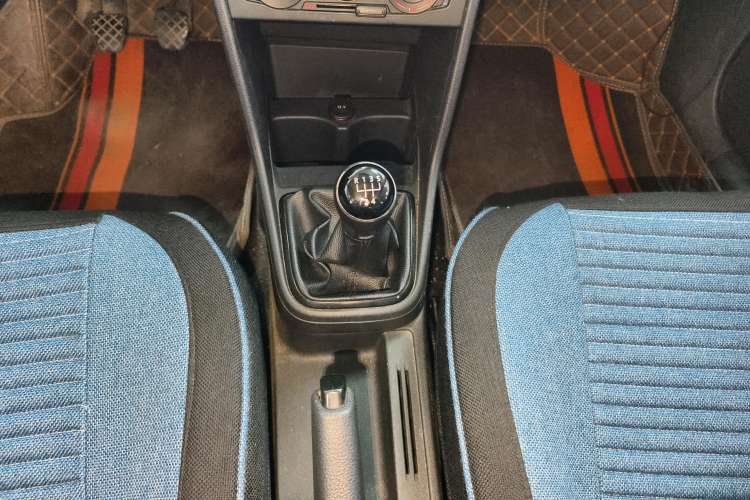 Used Volkswagen Jetta 2015 1.4L Manual Fashion Model
