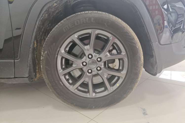 Used Jeep Cherokee 2020 2.0L Two-Wheel Drive Classic Sports Edition