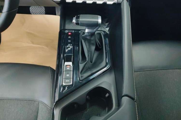 Used Baojun RC-5 2020 RC-5W 1.5T CVT Smart Luxury Edition Gear Lever