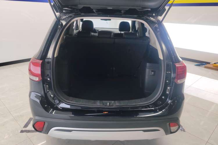 Used Mitsubishi Outlander 2020 2.0L Two-Wheel Drive Enjoyment Version 5 Seats
