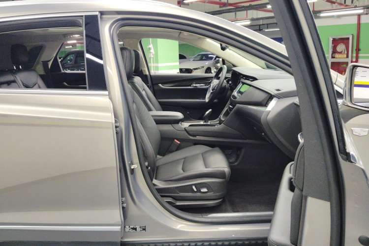 Used Cadillac XT5 2018 25T Luxury Model
