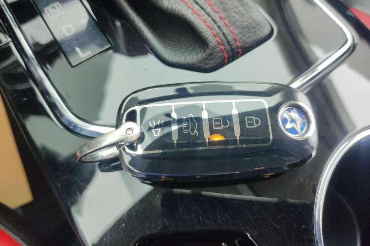 Used Venucia D60 2019 100 000 Honor 1.6L XL CVT Chenku Edition China VI Standard
