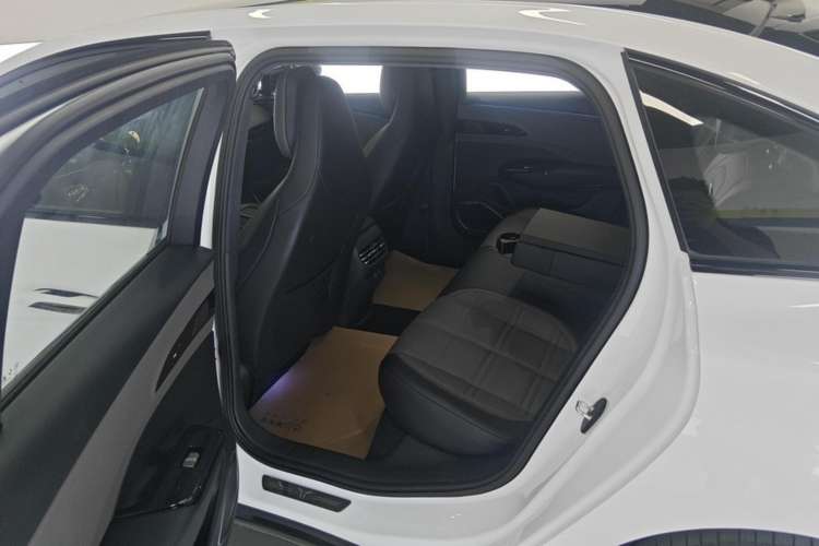 Used Hongqi EH7 2024 690 Pro
