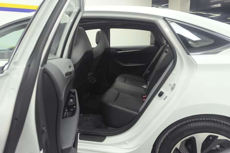 Used CHANGAN Ruicheng PLUS 2023 1.5T DCT Navigation Edition Left Rear Seat