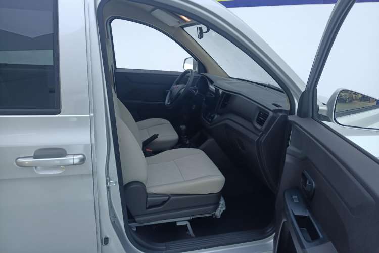 Used Wuling Hongguang V 2022 1.5L Enjoy Edition Electric-Powered LAR