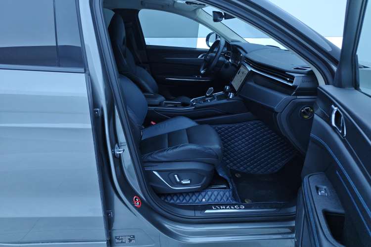 Used Lynk & Co 05 2020 2.0TD Two-Wheel Drive Shine Halo