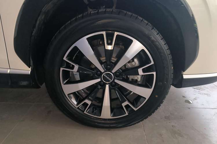 Used Roewe D5X DMH 2024 135 Tech Edition
