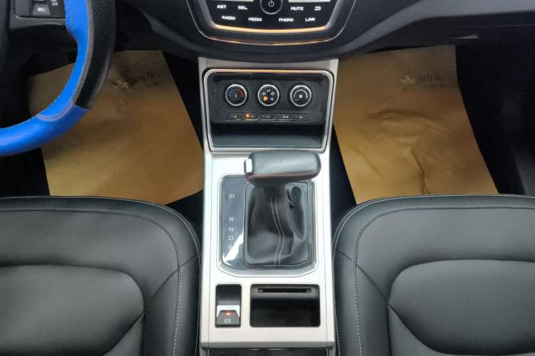 Used Bestune X40 2019 1.6L Automatic Luxury Version China V Emission Standard