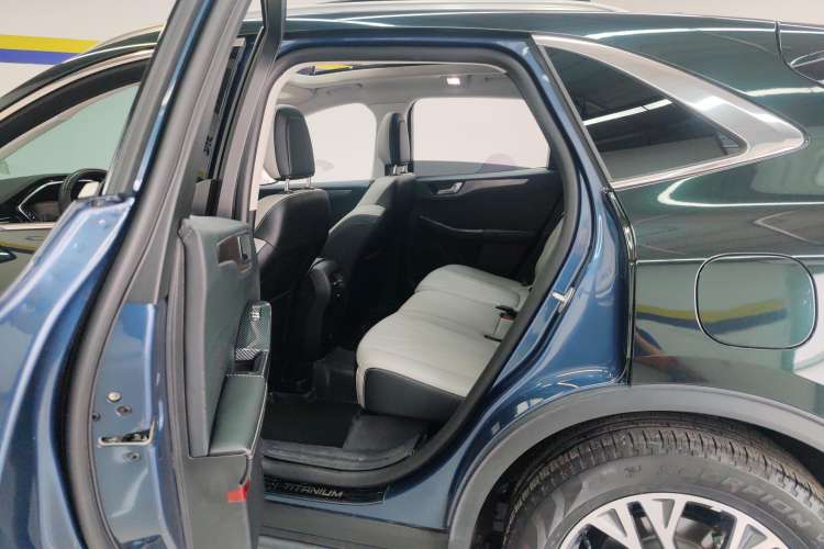 Used Ford Escape 2020 EcoBoost 245 Two-Wheel-Drive Titanium Edition
