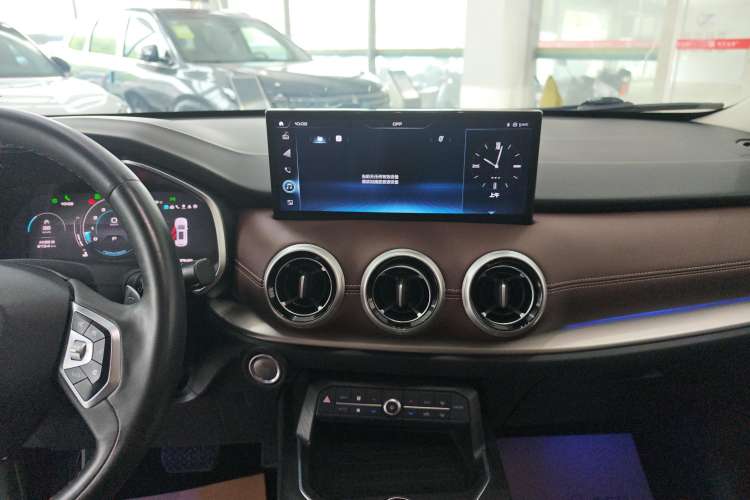 Used Wey VV6 2021 2.0T Two-Wheel Drive Smart Protection+