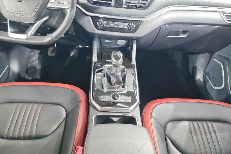 Used Bestune T33 2019 1.6L Manual Luxury Version China V
