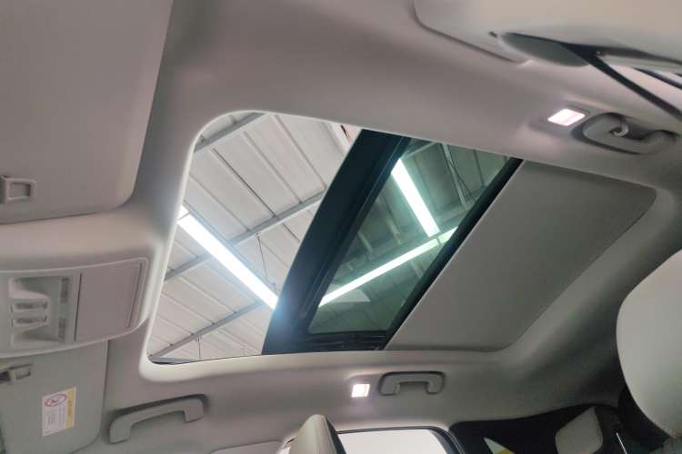 Used Ford Escape 2020 EcoBoost 245 Two-Wheel-Drive Titanium Edition
