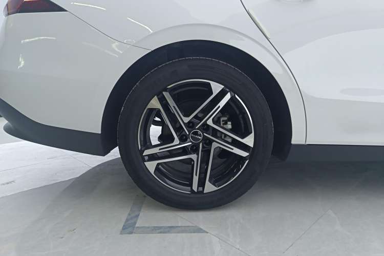 Used Roewe D7 2023 DMH 125km Excellence Edition