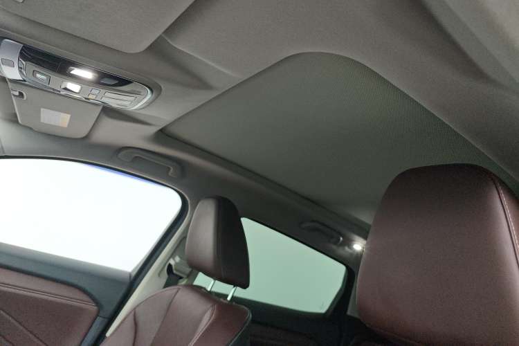 Used Wey VV6 2021 2.0T Two-Wheel Drive Smart Protection+