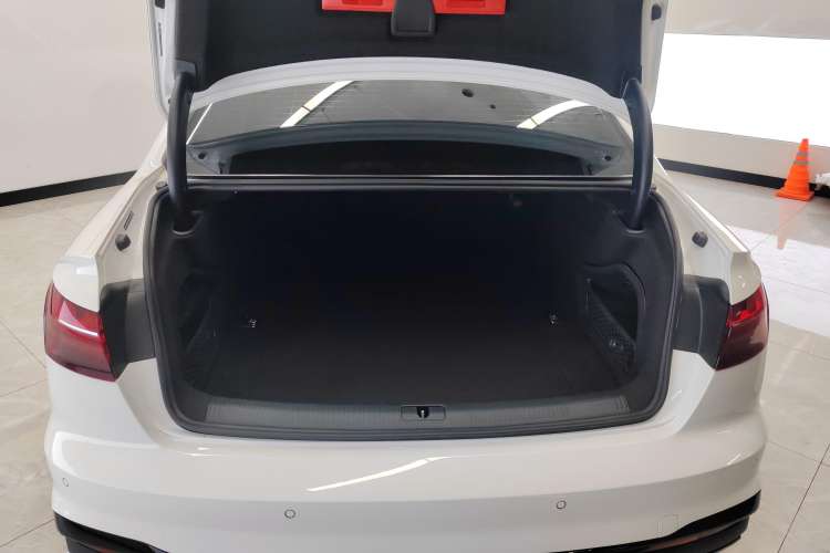 Used Audi A4L 2023 40 TFSI Luxury Dynamic Model
