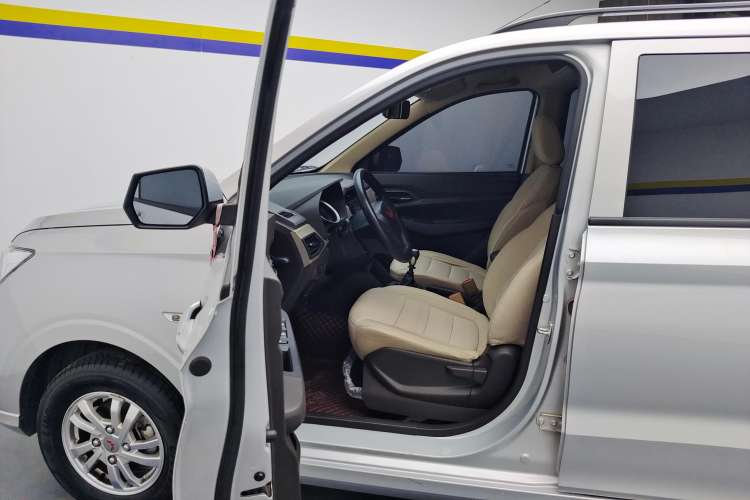 Used Wuling Hongguang 2021 1.5L Revised S Standard Version with Electric Power Steering LAR