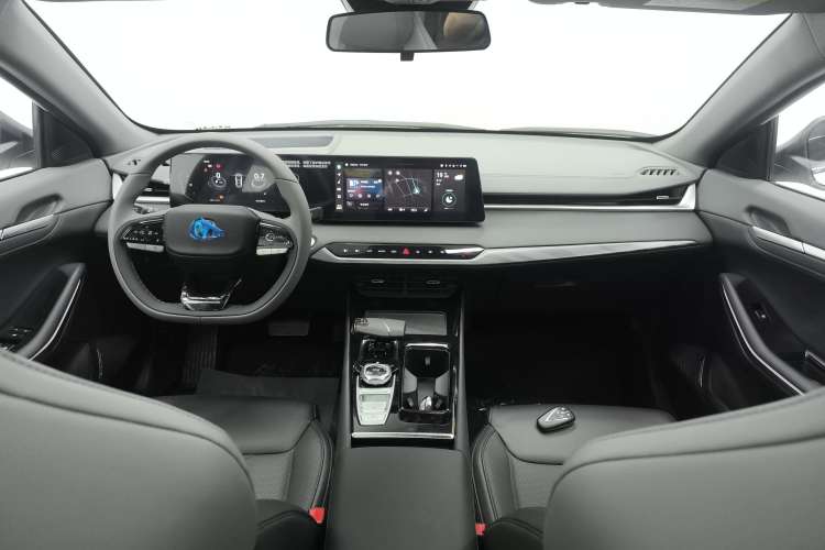 Used CHANGAN Ruicheng PLUS 2023 1.5T DCT Navigation Edition Center Console