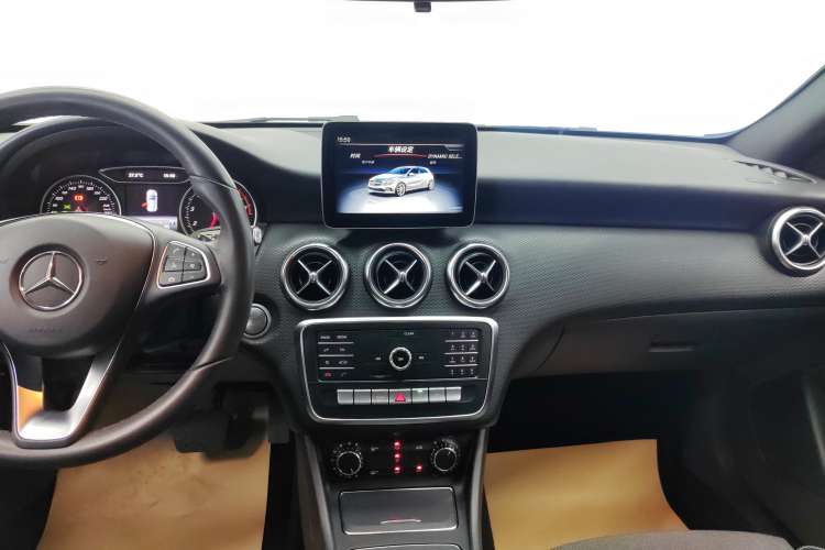 Used Mercedes-Benz A-Class 2018 A 200 Dynamic Edition Audio And AC Panel