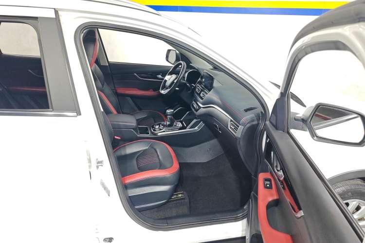 Used Bestune T33 2019 1.6L Manual Luxury Version China V
