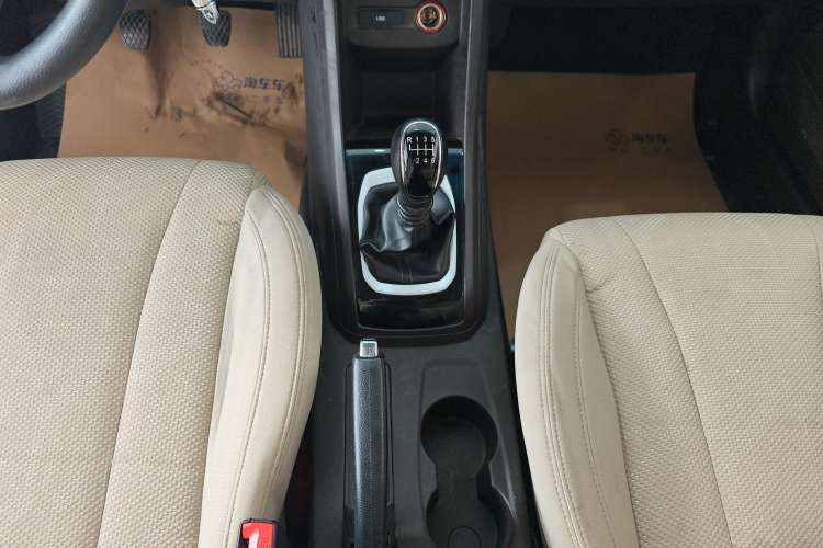 Used Baojun 310W 2017 1.5L Manual Comfort Version China V