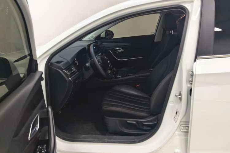 Used BAIC Beijing U7 2019 1.5T Manual Elite Version China VI
