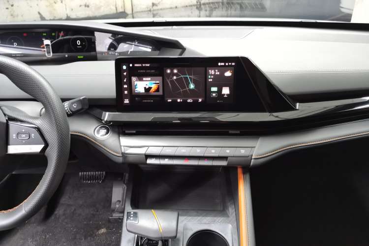 Used CHANGAN UNI-V iDD 2023 Zhidian iDD 1.5T 113km Smart & Fun Version (Rapid Edition)