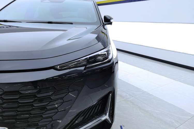 Used Changan UNI-K 2024 2.0T Two-Wheel Drive Enjoyment Version